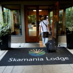 EMBA stuents arrive at Skamania