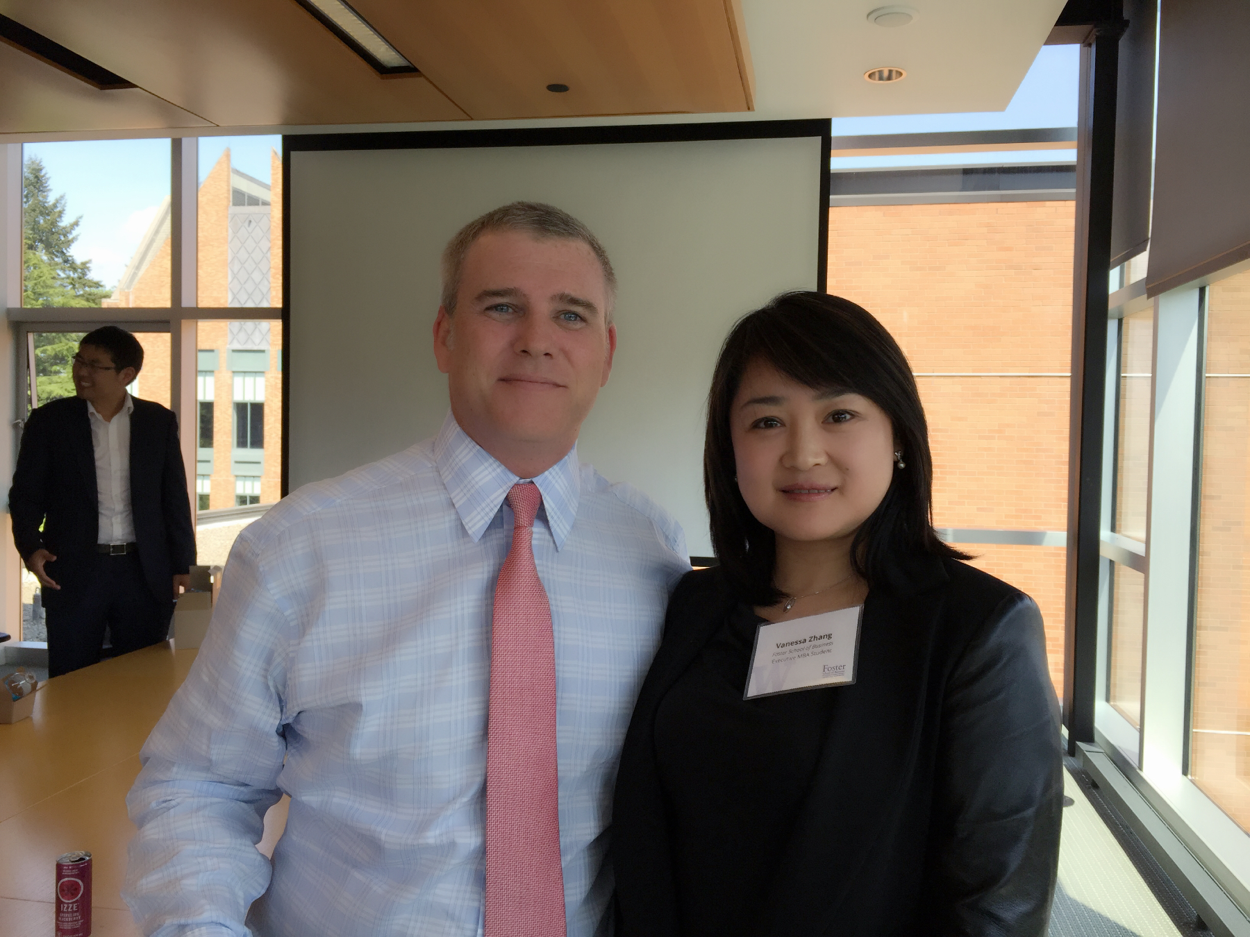 Student with US Ambassador to Singapore Kirk Wagar