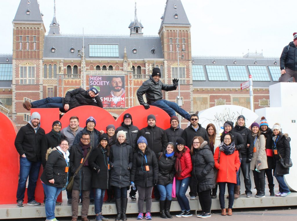 Group photo at I amsterdam sign